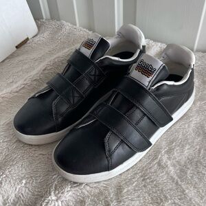 Goats black and white hook and loop strap sneaker